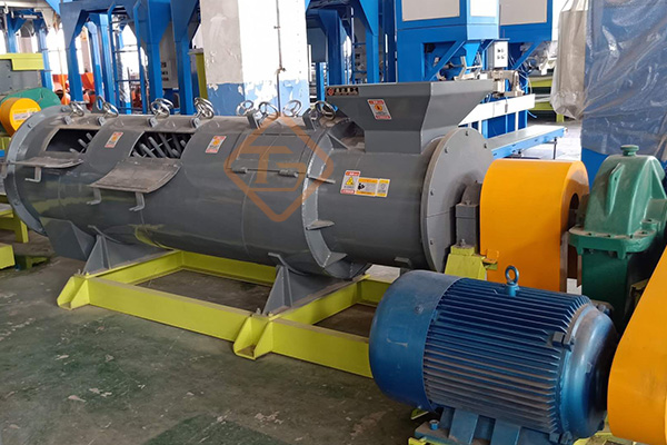 攪齒造粒機(jī) (4).jpg 攪齒造粒機(jī) (4).jpg