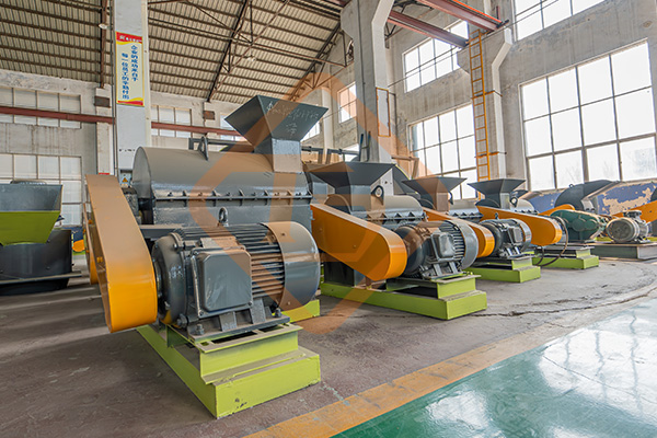 新疆年產十萬噸有機無機復混肥生產線裝車發(fā)貨 新疆年產十萬噸有機無機復混肥生產線裝車發(fā)貨