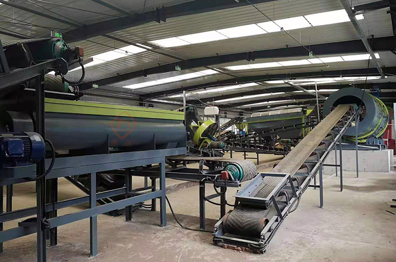 雙軸連續(xù)攪拌機(jī).jpg 雙軸連續(xù)攪拌機(jī).jpg