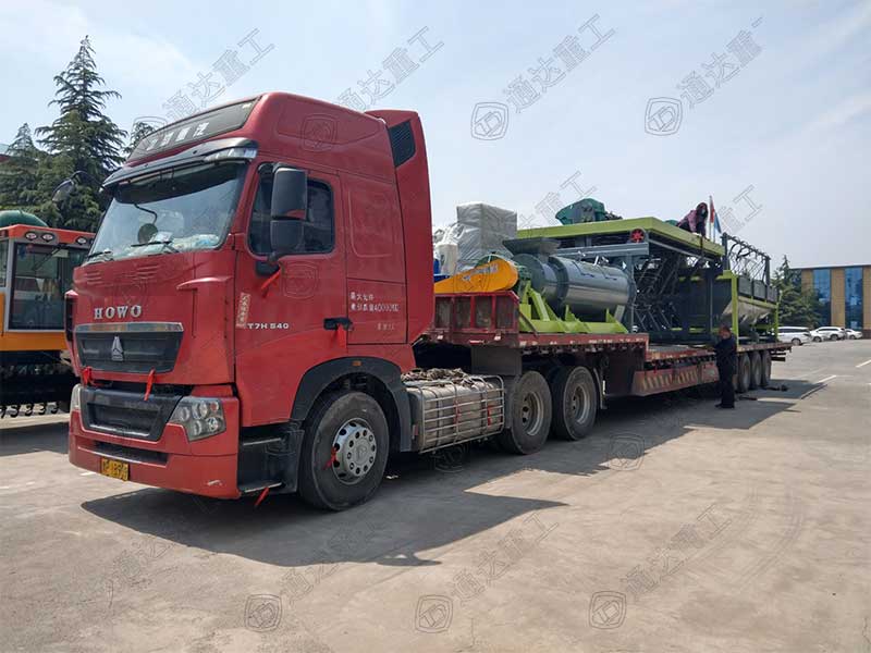 有機(jī)肥生產(chǎn)線(xiàn)設(shè)備裝車(chē)完畢，即將發(fā)往安徽安慶